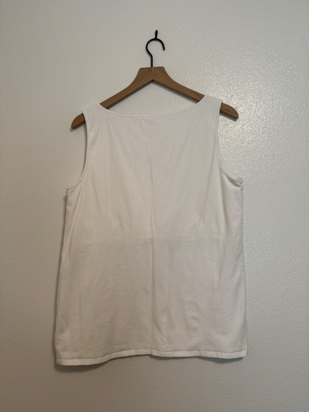 Duluth - No-Yank Wireless Built-In Bra White Scoop Neck Stretch Tank Top - 1X - Picture 3 of 10